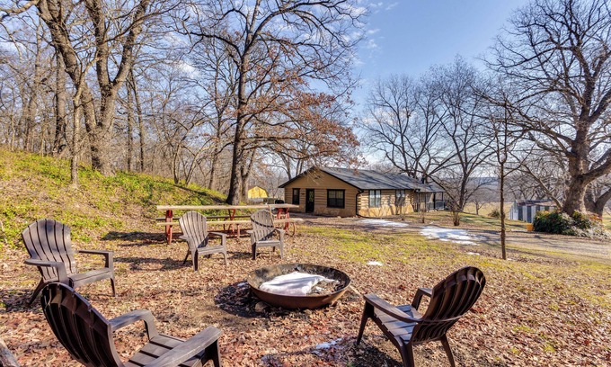 Sulphur Cabin | Hike, Fish & Explore: Family Cabin in Sulphur!
