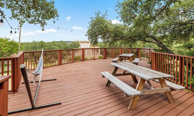 Spicewood Cottage | Hill Country Guest House with stunning views and nature