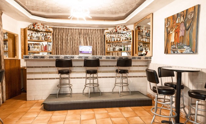 Dzorwulu Hotel | Hill View Hotel West Airport