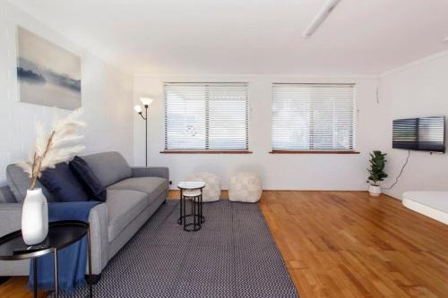 Hillarys Apartment | Hillarys Nook - 5 mins to Hillarys Boat Harbour