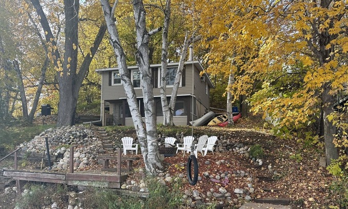 South Haven Cabin | Hillside Cabin on the Lake