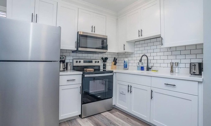 Bayview Apartment | Hillside Cove - Ship Suite
