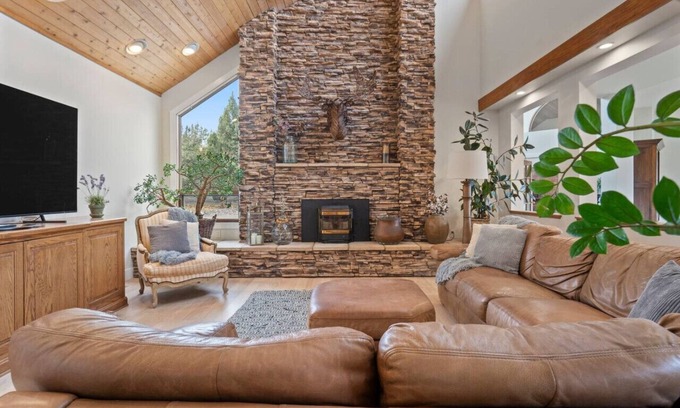 Reno House | Hillside Haven with Pool, Wine Bar, and Game Room