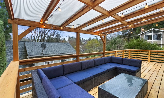 Belltown Apartment | Hillside on North Queen Anne
