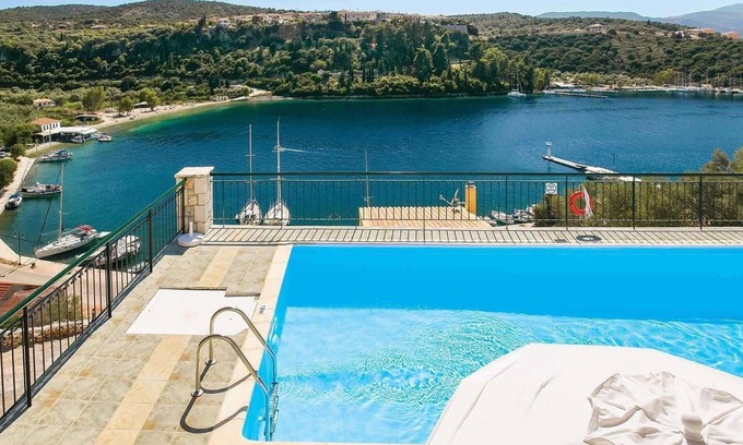 Spartochori Villa | Hillside villa overlooking Bay w/ pool & WIFI