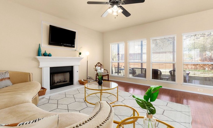 Far North Central House | Hilltop 5BR Retreat, Game Lounge Chef’s Kitchen