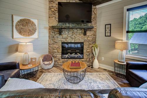 Sevierville House | Hilltop Haven By Avada Properties