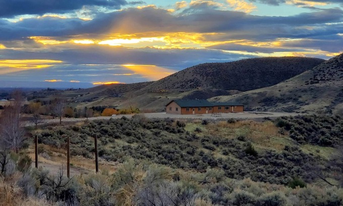 Garden City House | Hilltop Hideaway /10 acres - Family Friendly, Ski, Golf, Views. Fun starts here.