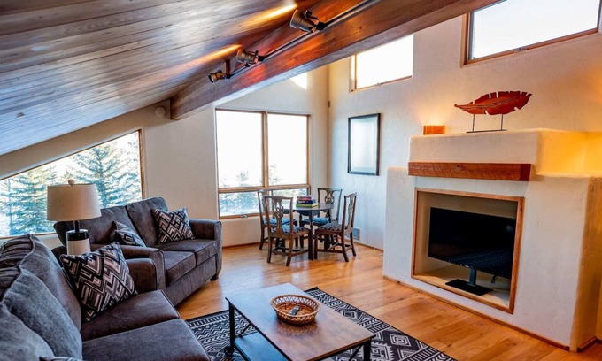 Tetonia House | Hilltop Lodge at Windbreak