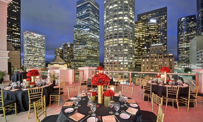 Downtown Los Angeles Hotel | Hilton Checkers Los Angeles