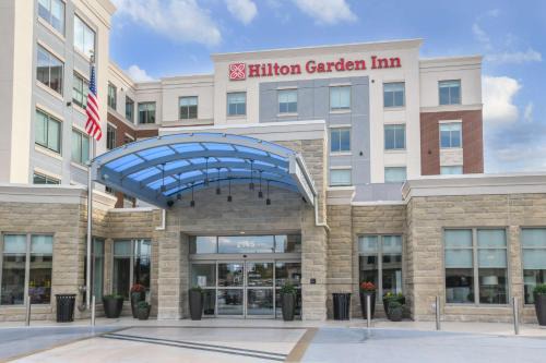 Roselawn Finance Hotel | Hilton Garden Inn Cincinnati Midtown