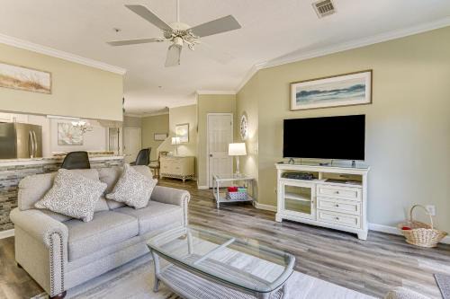 Hilton Head Island Apartment | Hilton Head Island Condo with Deck Less Than 1 Mi to Beaches