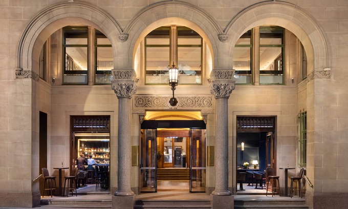 Melbourne Central Business District Hotel | Hilton Melbourne Little Queen Street