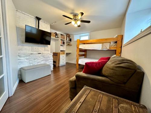 Downtown Apartment | Hiltz House Cellar Suite Near Halifax Ferry