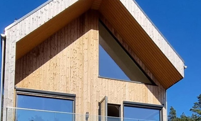 Kolbjørnsvik Villa | Hisøy, Modern, spacious house near the forest, wifi and free parking