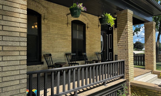 Racine House | Historic 1867 Fox Mansion: Chef’s Kitchen, A/C, across from the swimming Quarry