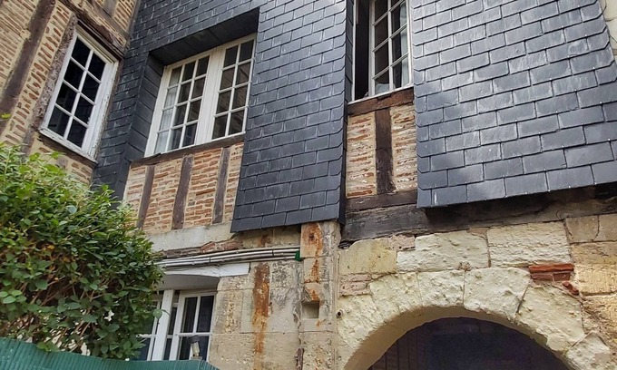 Old Town Apartment | Historic center Tours, comfort, charm 2/4 p