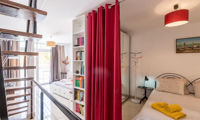 Ferragudo House | Historic Centre Home Air-Con