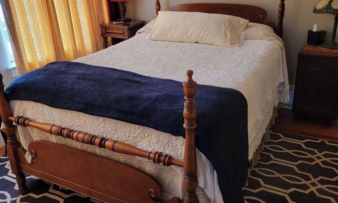 Dunkirk House | Historic cobblestone home both upstairs Apts on Lake Erie beach , WiFi sleeps 10