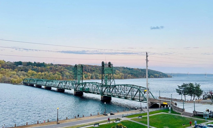 Stillwater Apartment | Historic Downtown Stillwater Getaway - Charm of Churchill