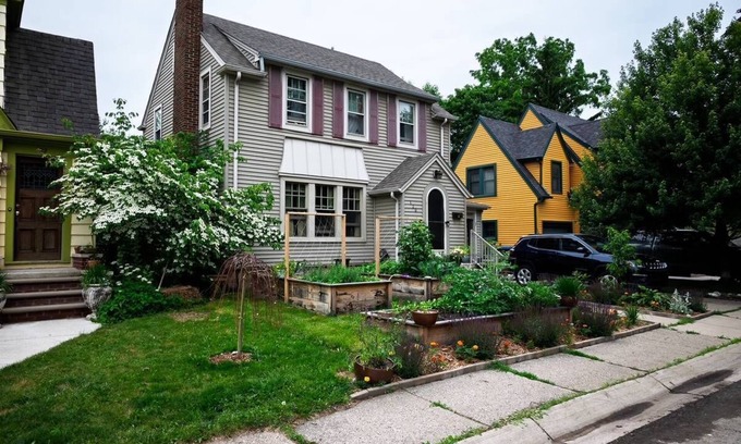 Ypsilanti House | Historic Gem w/Modern Touches — Cozy Nature Retreat Walkable to Downtown Ypsi