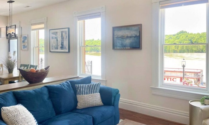 New Richmond Apartment | Historic Getaway w/Stunning River Views -3BR Suite