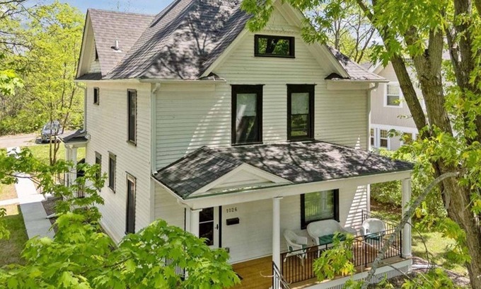 Hudson House | Historic & Luxurious, Steps to Shops, Dining, St. Croix Beach, and the Marina.