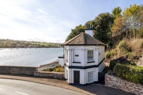 Teignmouth House | Historic 'Old Toll House' Shaldon Bridge