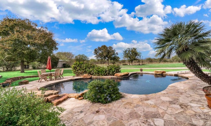 San Antonio House | Historic Stagecoach private home, beautiful pool, close to Sea World & Lackland