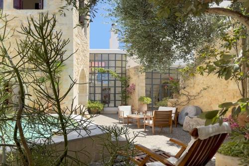 Maroulas Villa | Historic Venetian Castle ideal for family events!