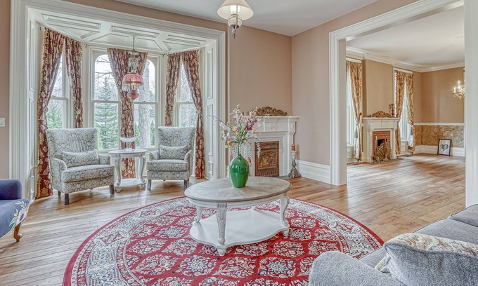 Bristol House | Historical 5-bedroom luxurious house