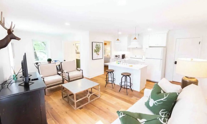 Blowing Rock Apartment | Historical Hotel, Main Street Blowing Rock