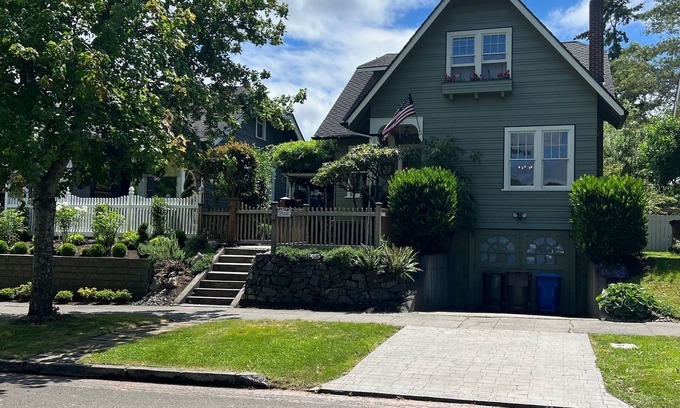 Hilltop House | Historical “Wedge District” Welcome to the N. End & Central Tacoma!nn