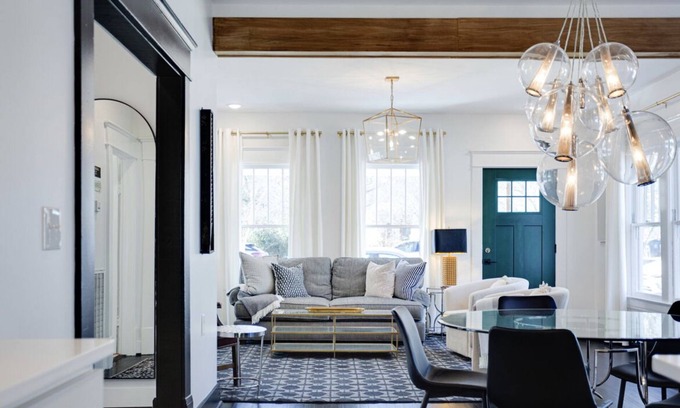 Durham House | Historically Hip on Hale-3 Kings, Walkable to shops, 3 minutes to Duke