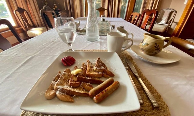Pierre Bed & Breakfast | Hitching Horse Inn