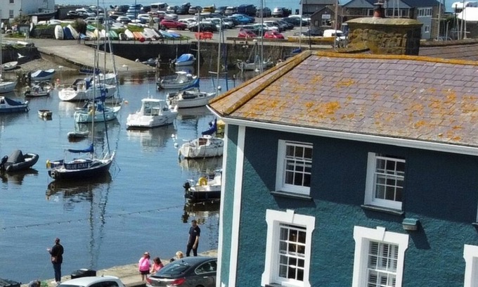 Aberaeron Bed & Breakfast | Hive Townhouse