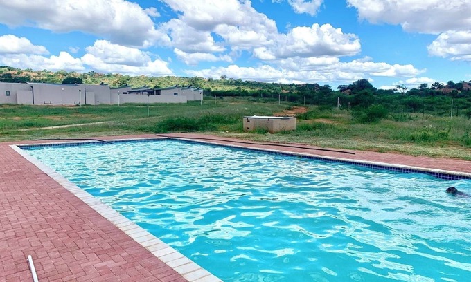 Makhuduthamaga Cabin | Hlako Lodge