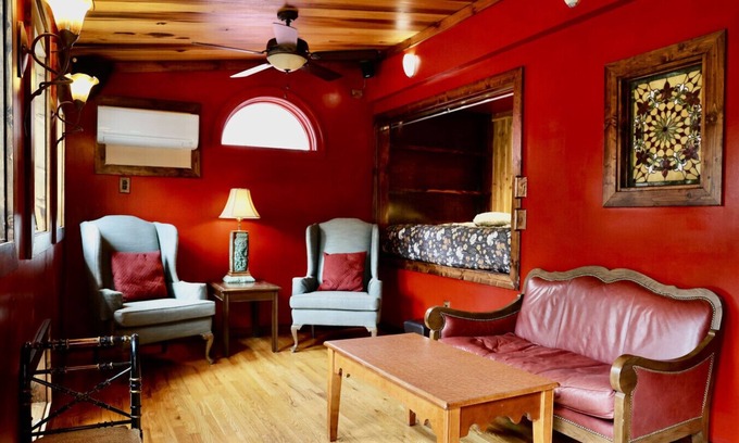 Stanardsville Apartment | Hobbithouse at White Lotus Eco Spa Retreat