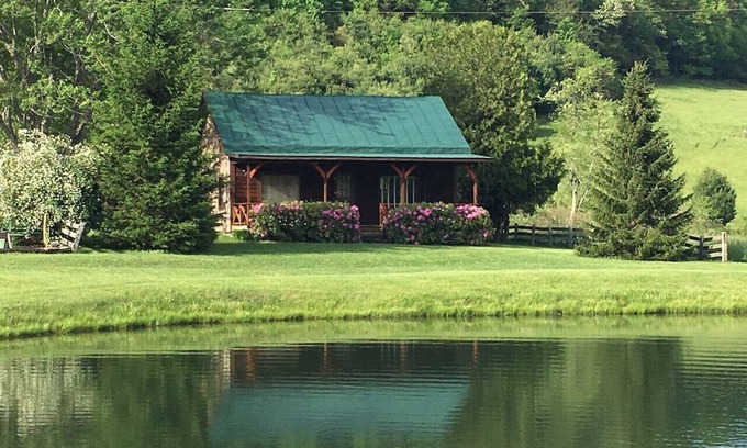 Burks Fork House | Hog Mt Retreat by Buffalo Mountain Getaway