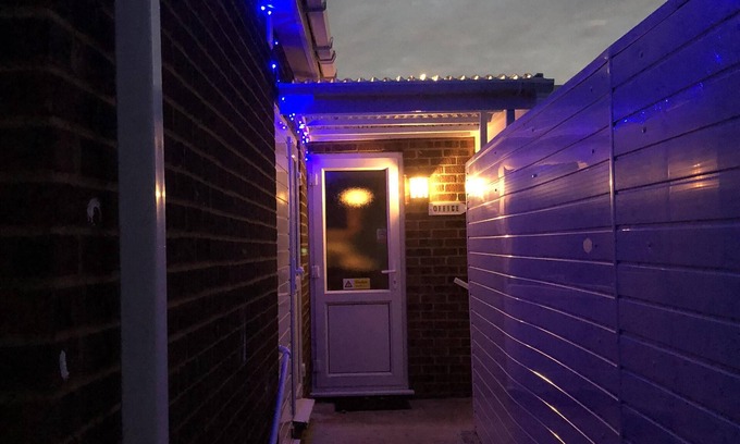 Sheerness Cottage | Hogwarts Bed and Continental Breakfast