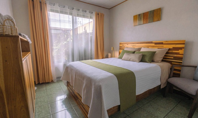 Palmares House | Hojas Verdes Rental House. Excelente Ubicación Campo Ferial Palmares