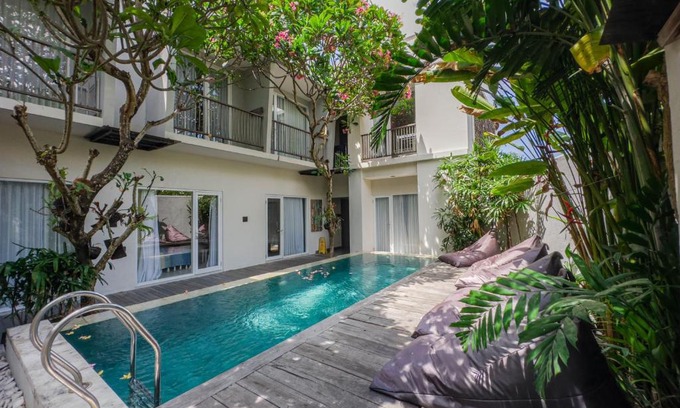 Laksmana Hotel | Hola Seminyak