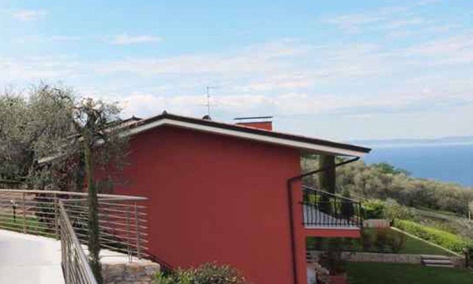 Frader Apartment | Holiday apartment with terrace and beautiful lake view