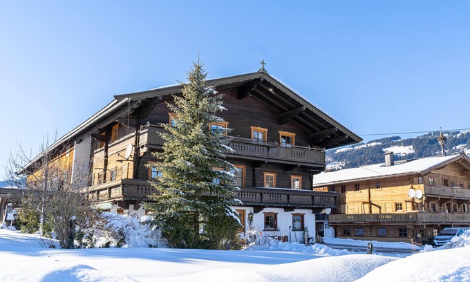 Feuring Apartment | Holiday apartment with balcony on farm