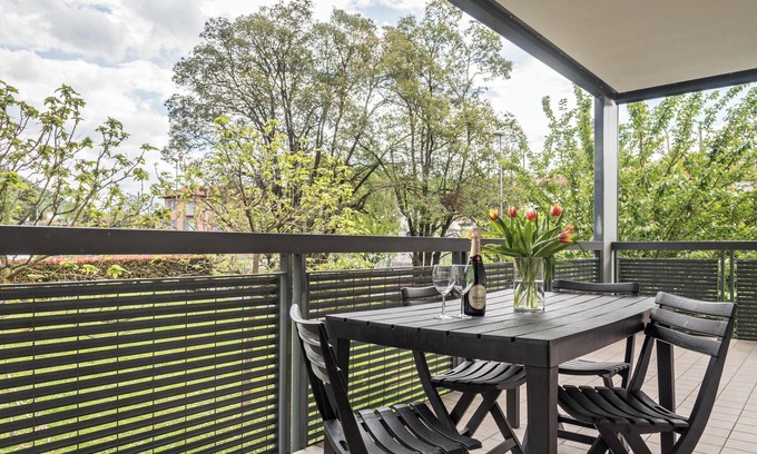 Laveno Apartment | Holiday Apartment "Ormeggio Lago Maggiore" with Mountain View, Wi-Fi & Terrace