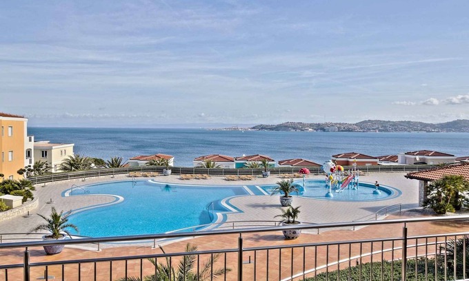 Crveni Vrh Apartment | Holiday apartment 150 m from the beach