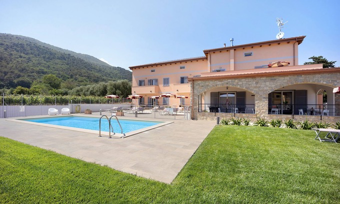 Andora Apartment | Holiday Apartment "Antichi Ricordi - Il Pollaio" with Private Terrace, Shared Pool & Wi-Fi
