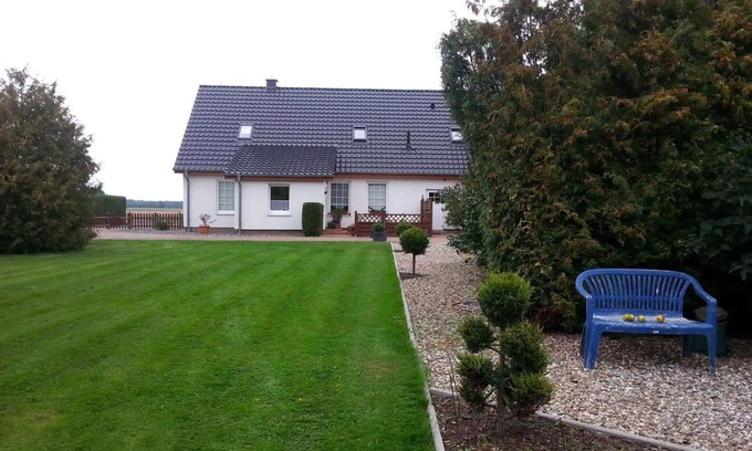 Gingst Apartment | Holiday apartment at the edge of the forest with barbecue terrace