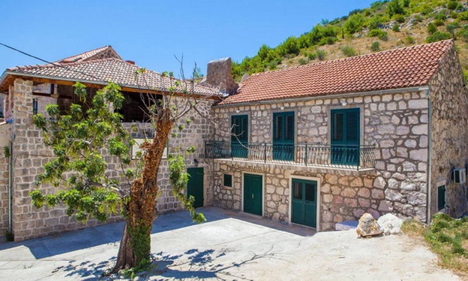 Brsecine Apartment | Holiday apartment Brsecine for 1 - 6 persons with 2 bedrooms - Holiday apartment