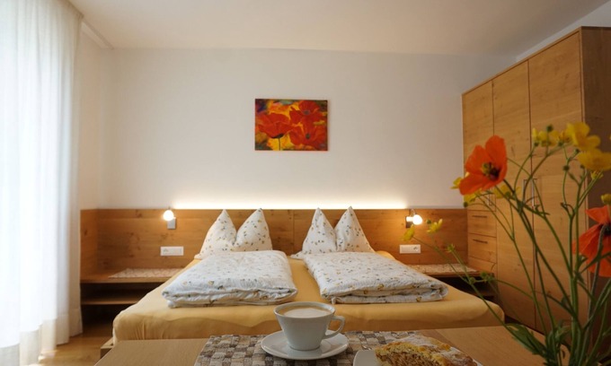 Silandro Apartment | Holiday Apartment "Mohnblume" with large balcony